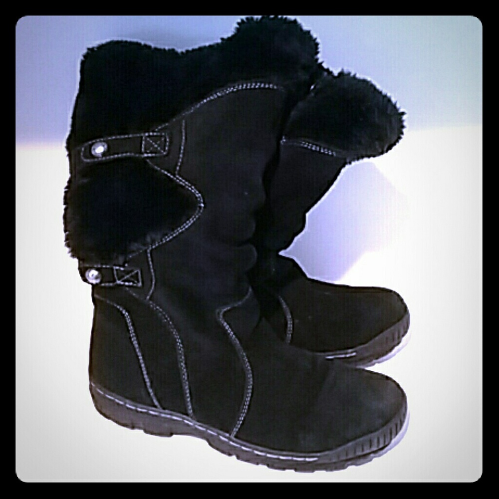 Bare Traps black furry lined suade boots